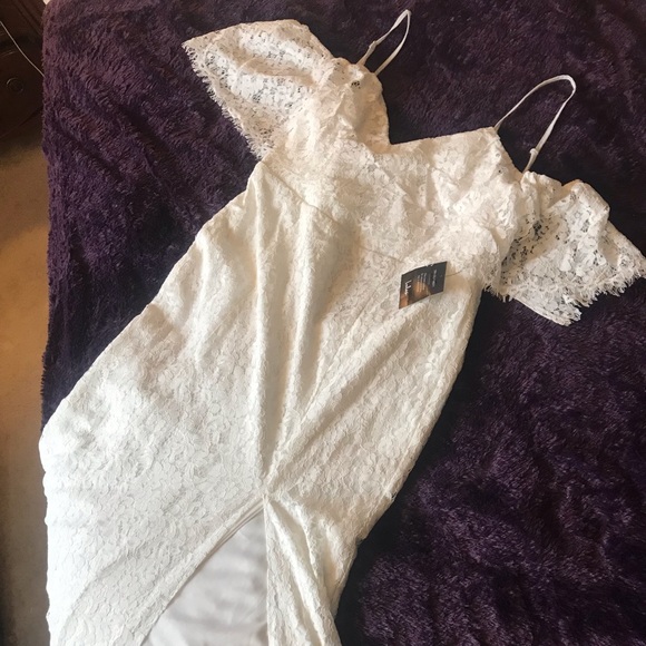 OWT White lace gown - Picture 2 of 6